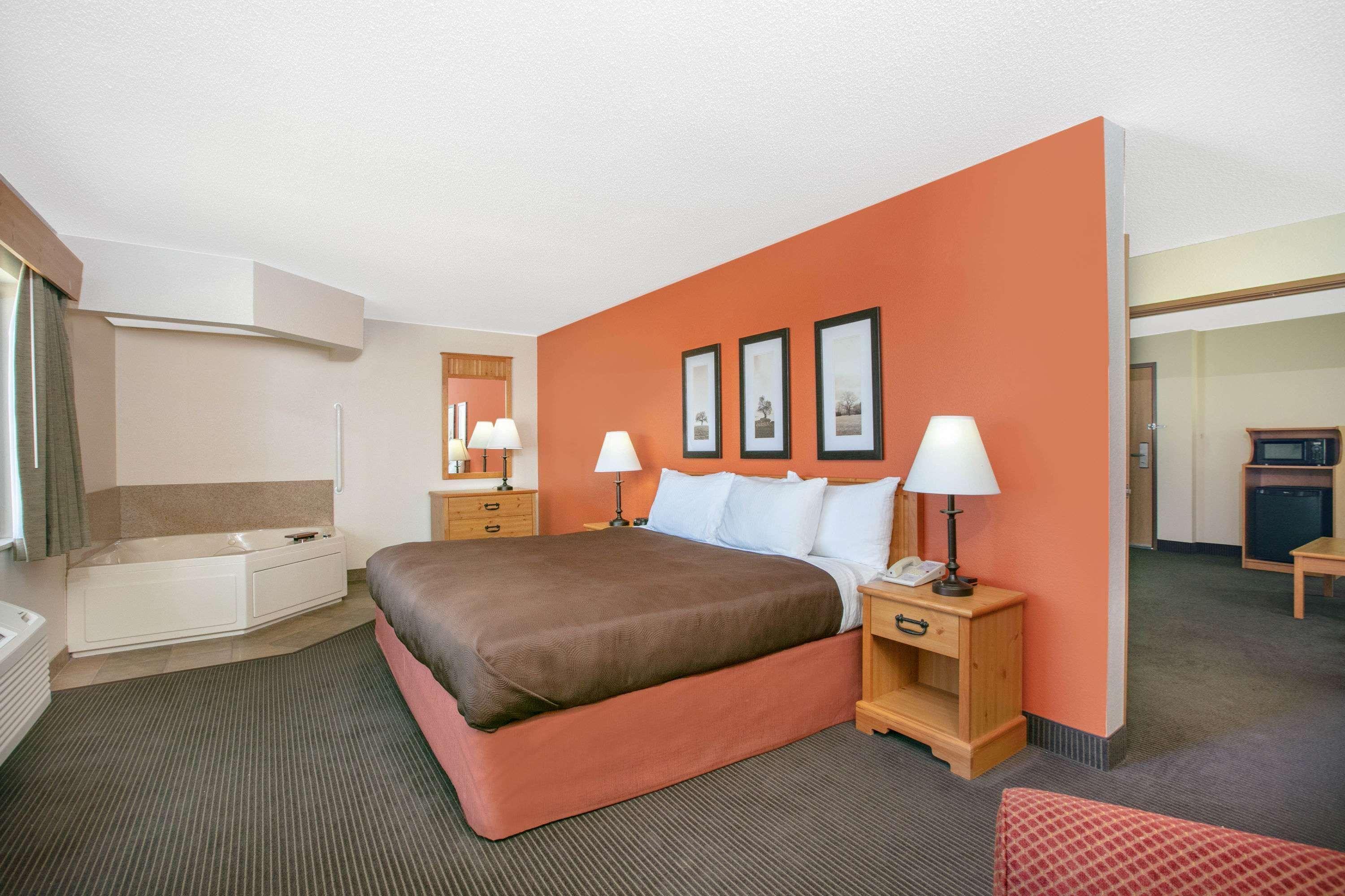 Americinn By Wyndham Sayre Экстерьер фото