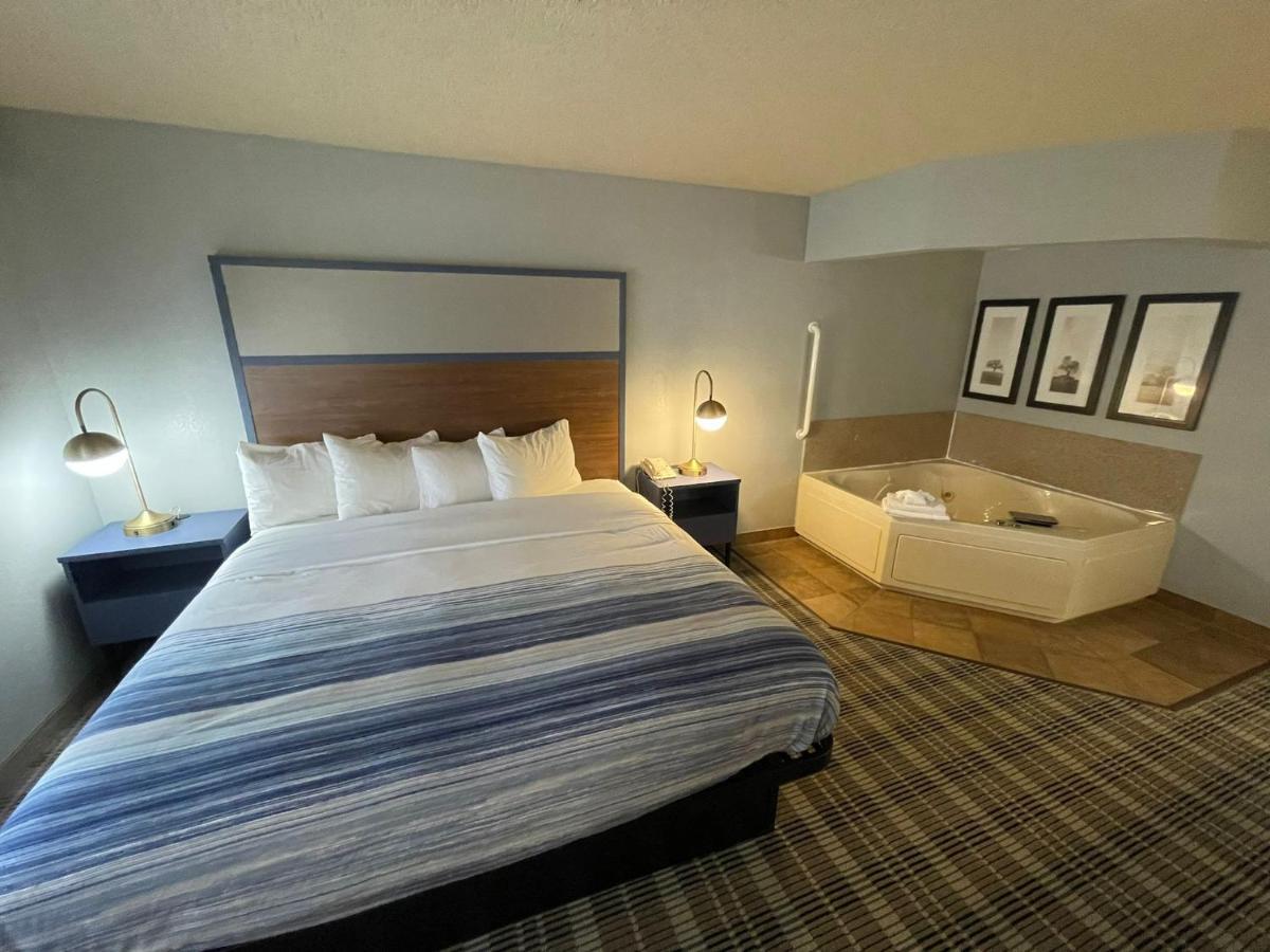 Americinn By Wyndham Sayre Экстерьер фото